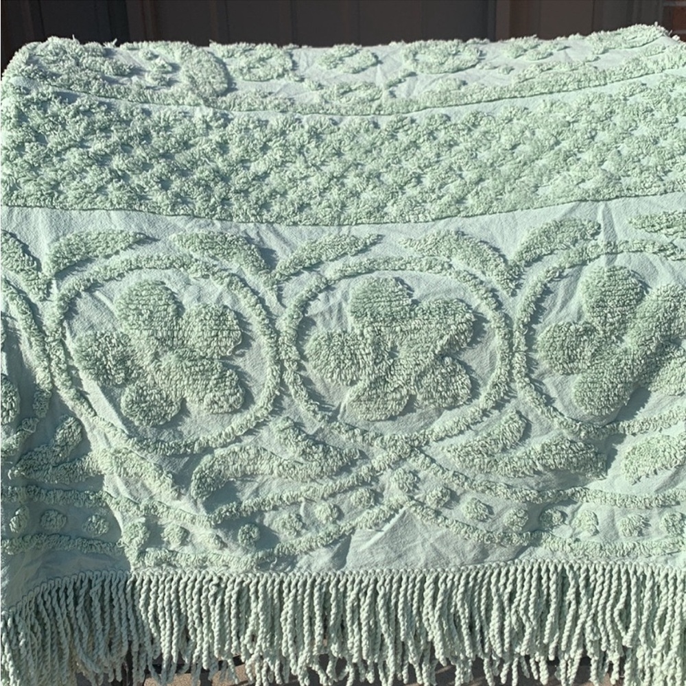•| vintage chenille bedspread - Picture 6 of 8